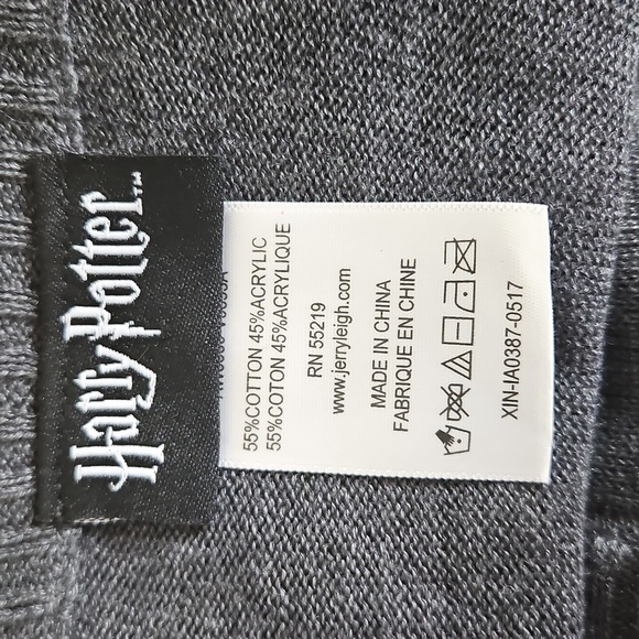 Harry Potter Gryffindor Cardigan Sweater Juniors Medium - Picture 4 of 5